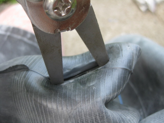 metal stem 12