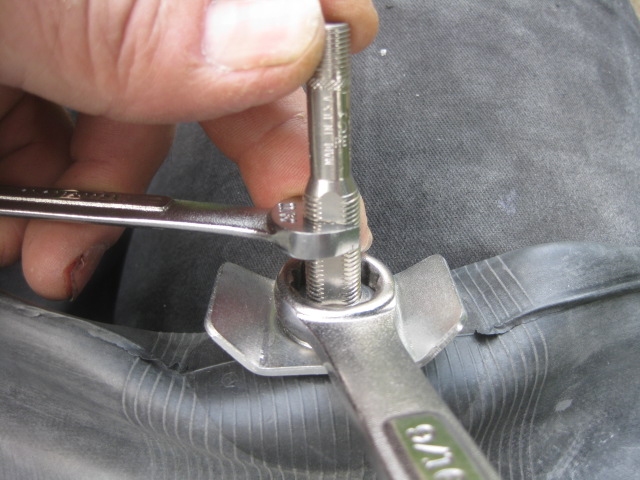 metal stem 19